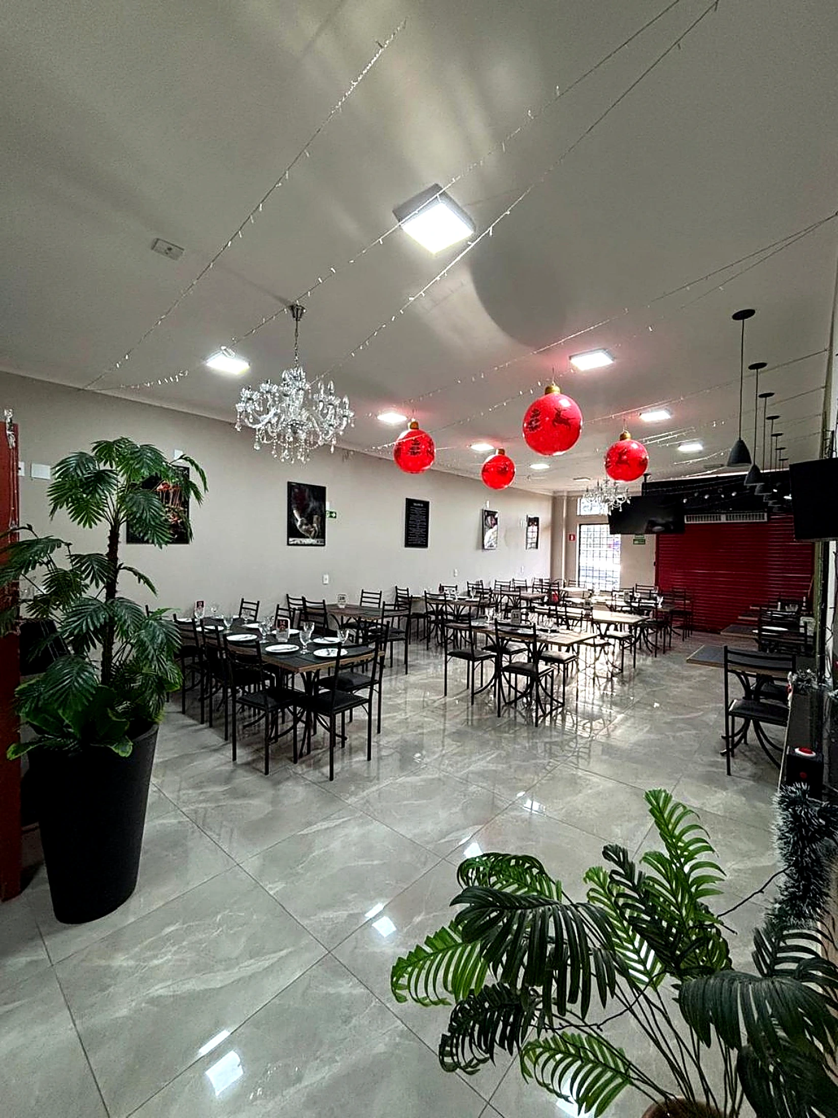 Salão principal da pizzaria